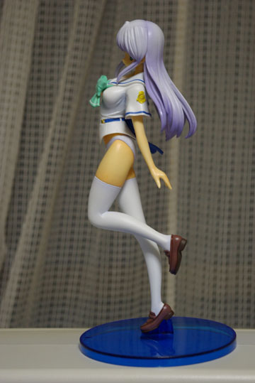 スカート無し左から