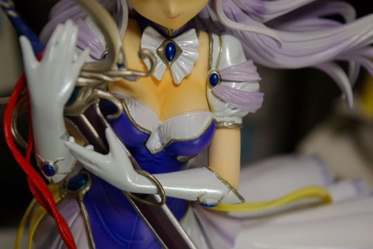 胸を前から
