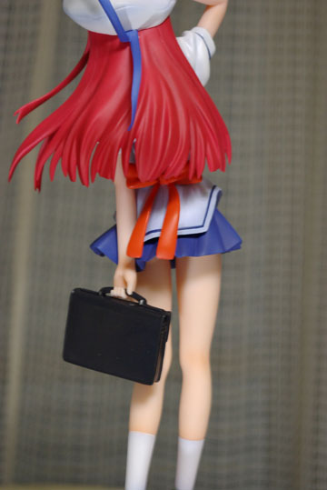 スカート左から