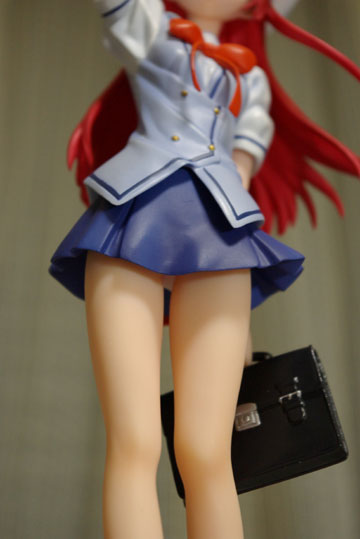 パンチラ前から