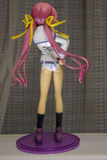 スカート無し後ろ